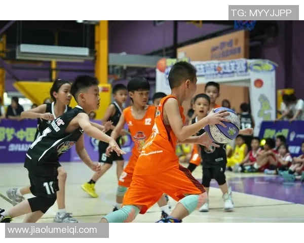 余嘉豪的成长之路与篮球梦想的追逐历程分析