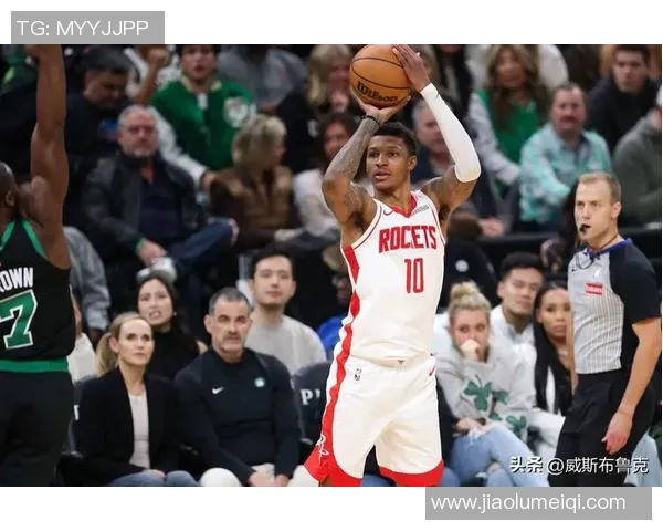 骑士与火箭激战正酣11月10日精彩对决引发球迷热议 骑士与火箭激战正酣11月10日精彩对决引发球迷热议