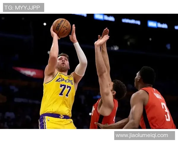 NBA直播精彩对决雄鹿挑战快船全场赛事分析与球员表现预测 NBA直播精彩对决雄鹿挑战快船全场赛事分析与球员表现预测